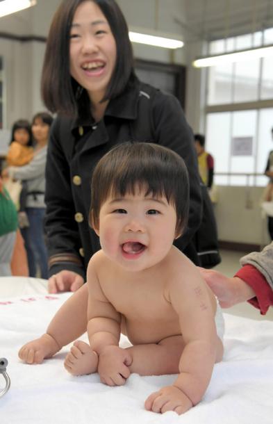 小さな命 健やかに 高知市で赤ちゃん会 高知新聞
