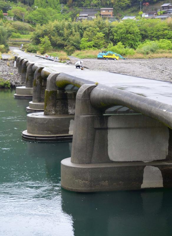 四万十川の風景 口屋内 岩間沈下橋が全面復旧 ４ ２９から通行可 高知新聞